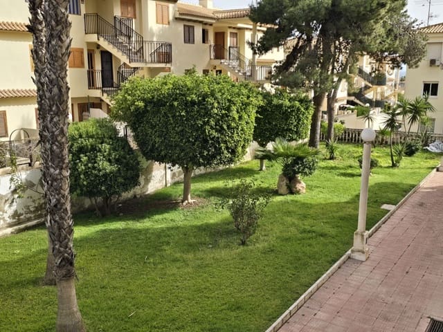 2 makuuhuone Huoneisto myytävänä paikassa Torrevieja mukana uima-altaan - 225 000 € (Ref: 9763525)