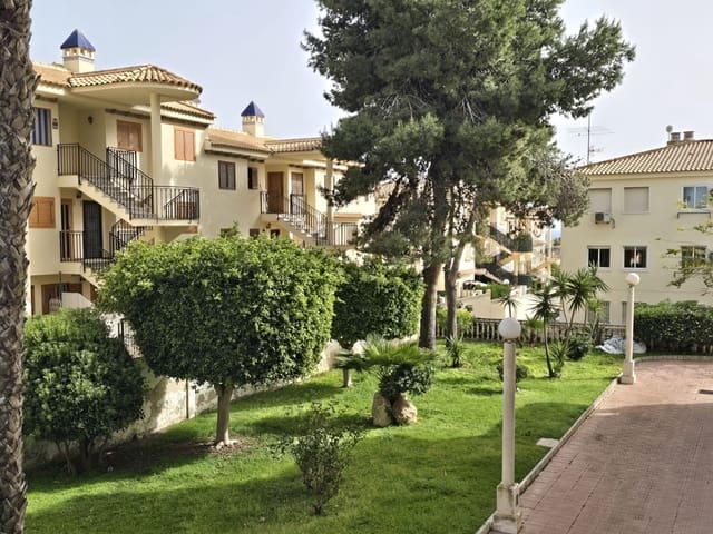 2 makuuhuone Huoneisto myytävänä paikassa Torrevieja mukana uima-altaan - 225 000 € (Ref: 9763525)