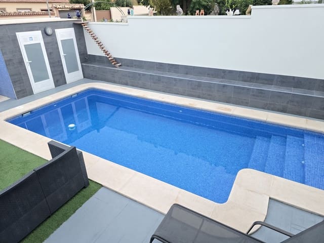 4 bedroom Villa for sale in Torrevieja with pool garage - € 490,000 (Ref: 9794260)