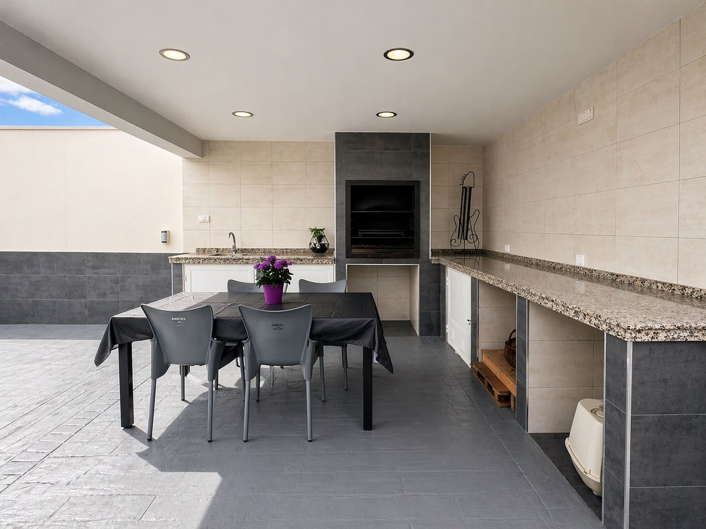 4 makuuhuone Huvila myytävänä paikassa Torrevieja mukana uima-altaan 
autotalli - 490 000 € (Ref: 9794260)