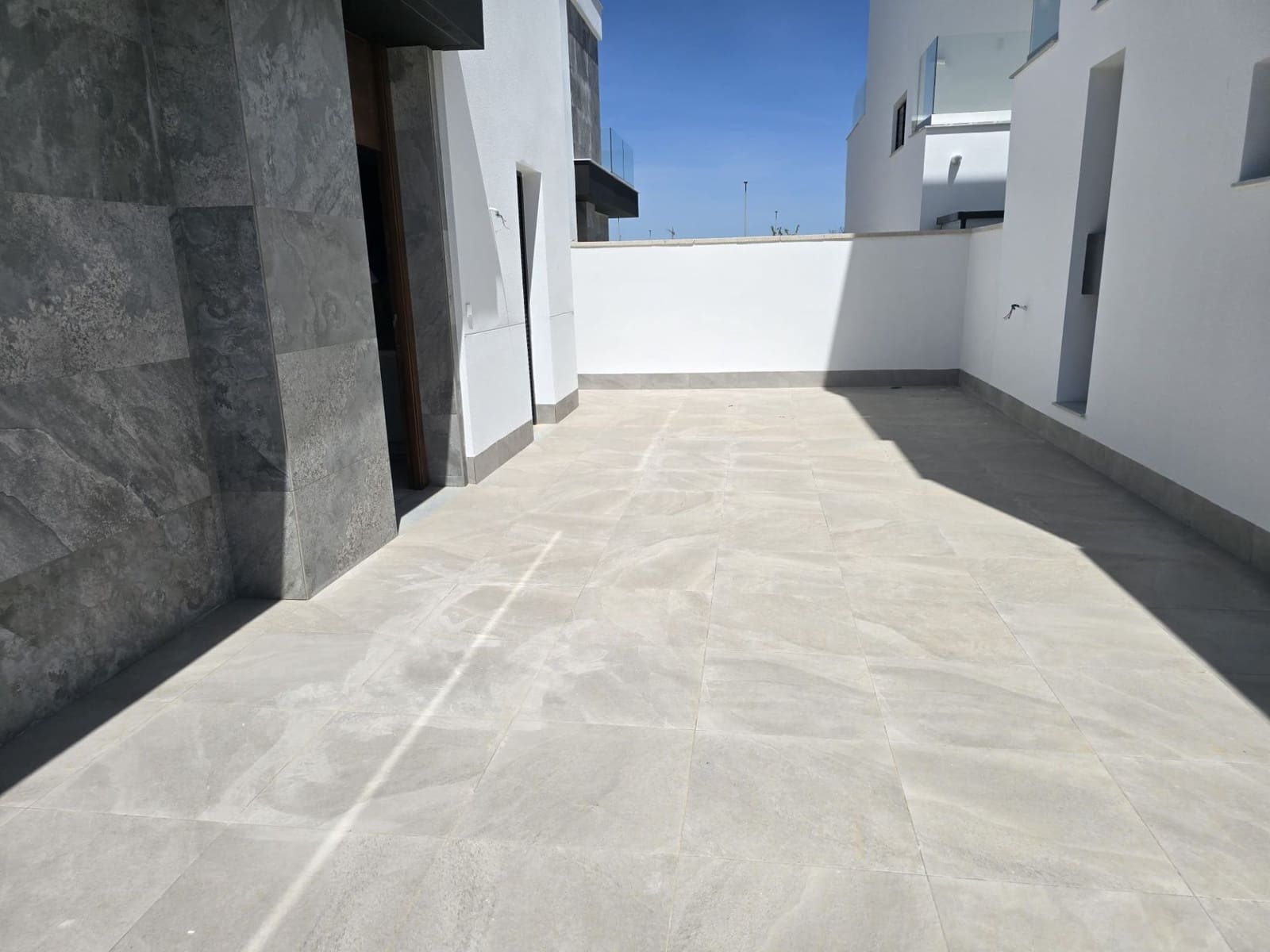 4 makuuhuone Huvila myytävänä paikassa Torrevieja mukana uima-altaan 
autotalli - 490 000 € (Ref: 9794260)