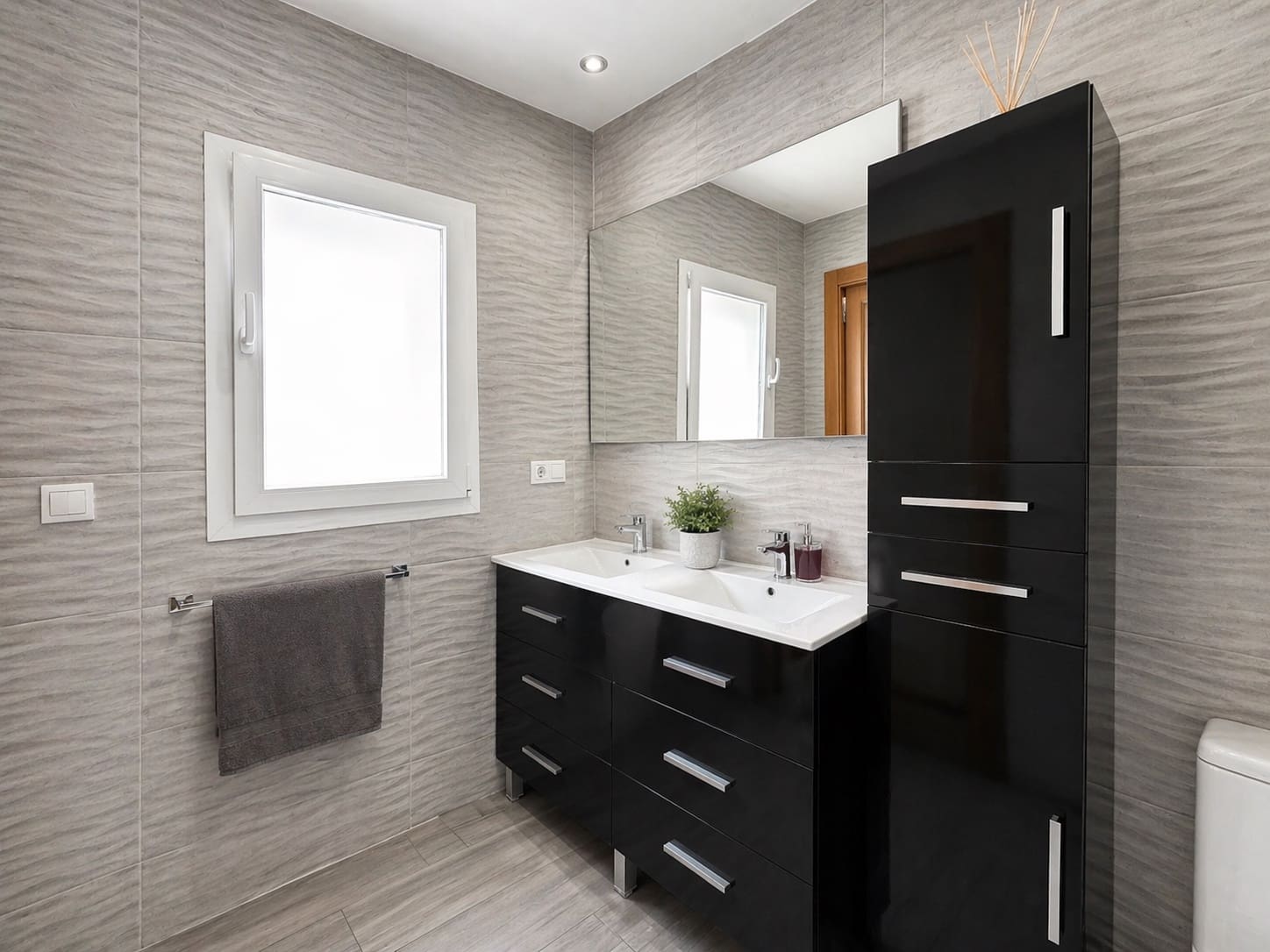 4 makuuhuone Huvila myytävänä paikassa Torrevieja mukana uima-altaan 
autotalli - 490 000 € (Ref: 9794260)