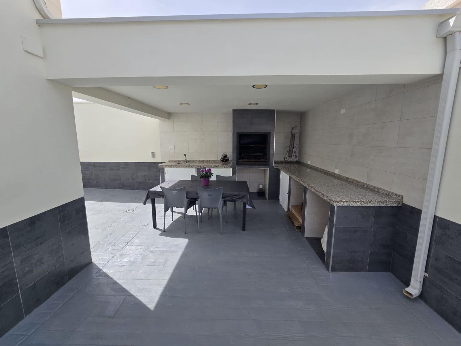 4 makuuhuone Huvila myytävänä paikassa Torrevieja mukana uima-altaan 
autotalli - 490 000 € (Ref: 9794261)