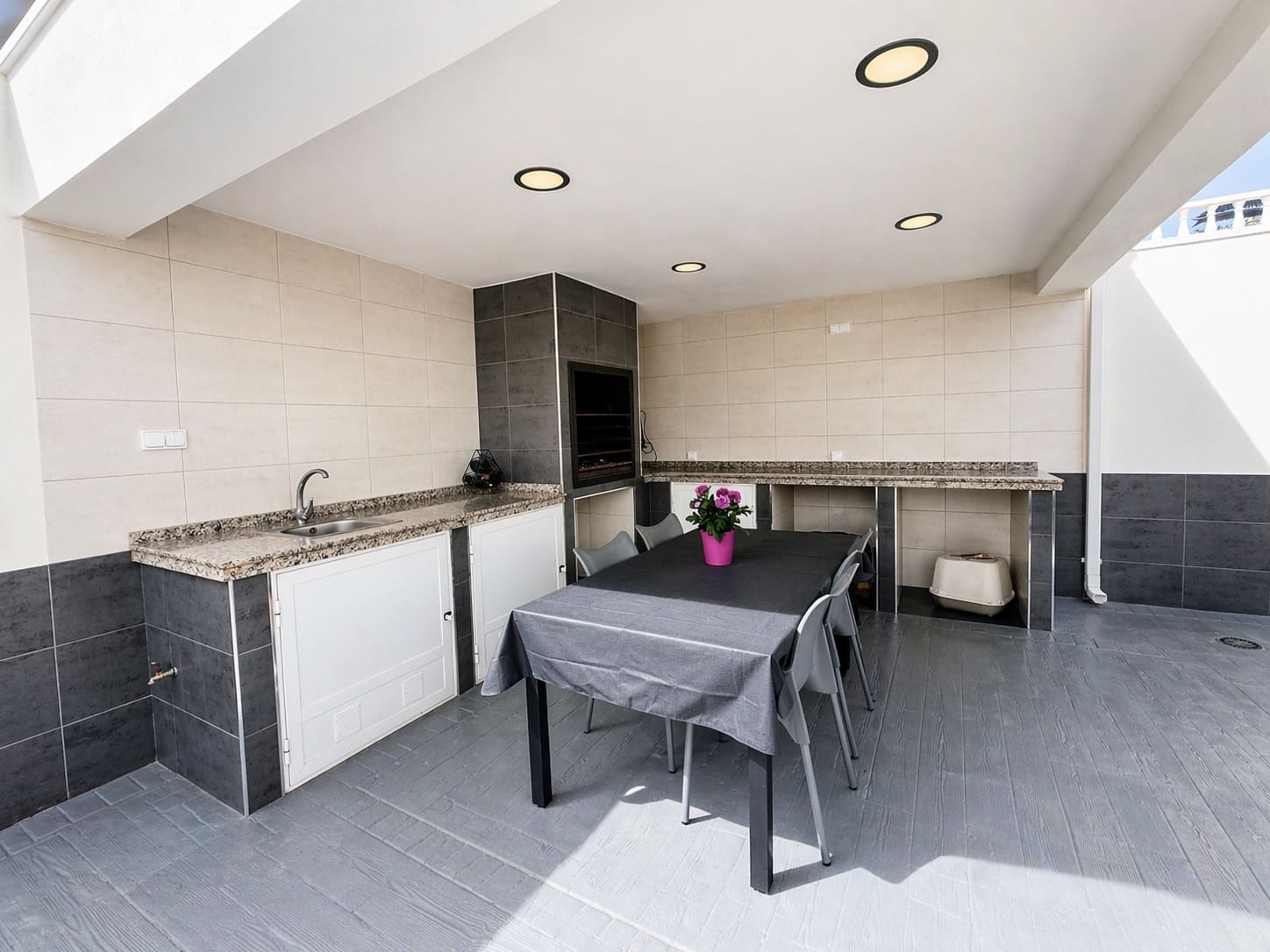 4 makuuhuone Huvila myytävänä paikassa Torrevieja mukana uima-altaan 
autotalli - 490 000 € (Ref: 9794261)