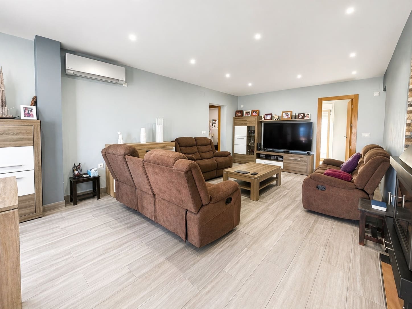 4 makuuhuone Huvila myytävänä paikassa Torrevieja mukana uima-altaan 
autotalli - 490 000 € (Ref: 9794261)