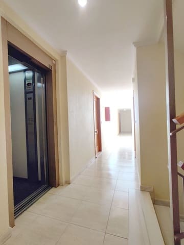 3 makuuhuone Kattohuoneisto myytävänä paikassa Torrevieja mukana uima-altaan - 160 000 € (Ref: 9796891)