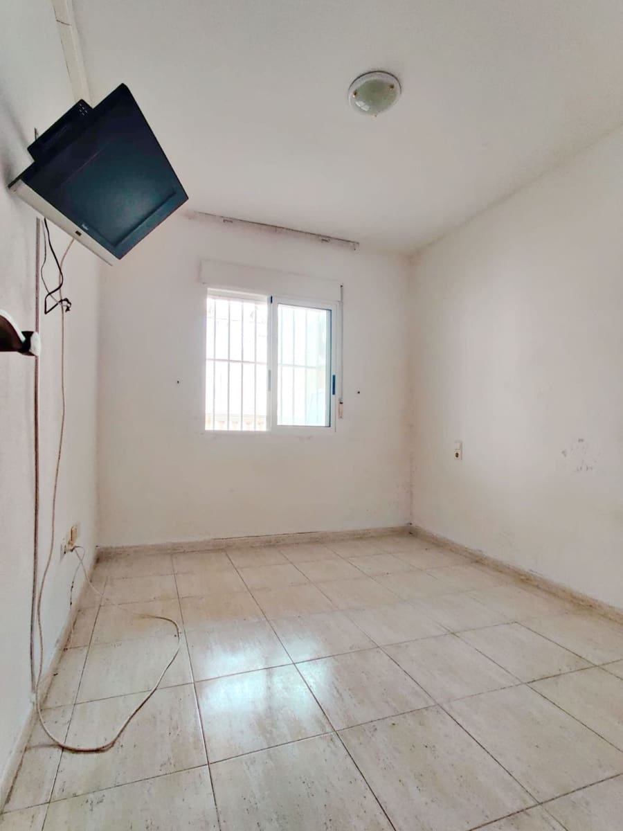 3 makuuhuone Kattohuoneisto myytävänä paikassa Torrevieja mukana uima-altaan - 160 000 € (Ref: 9796891)