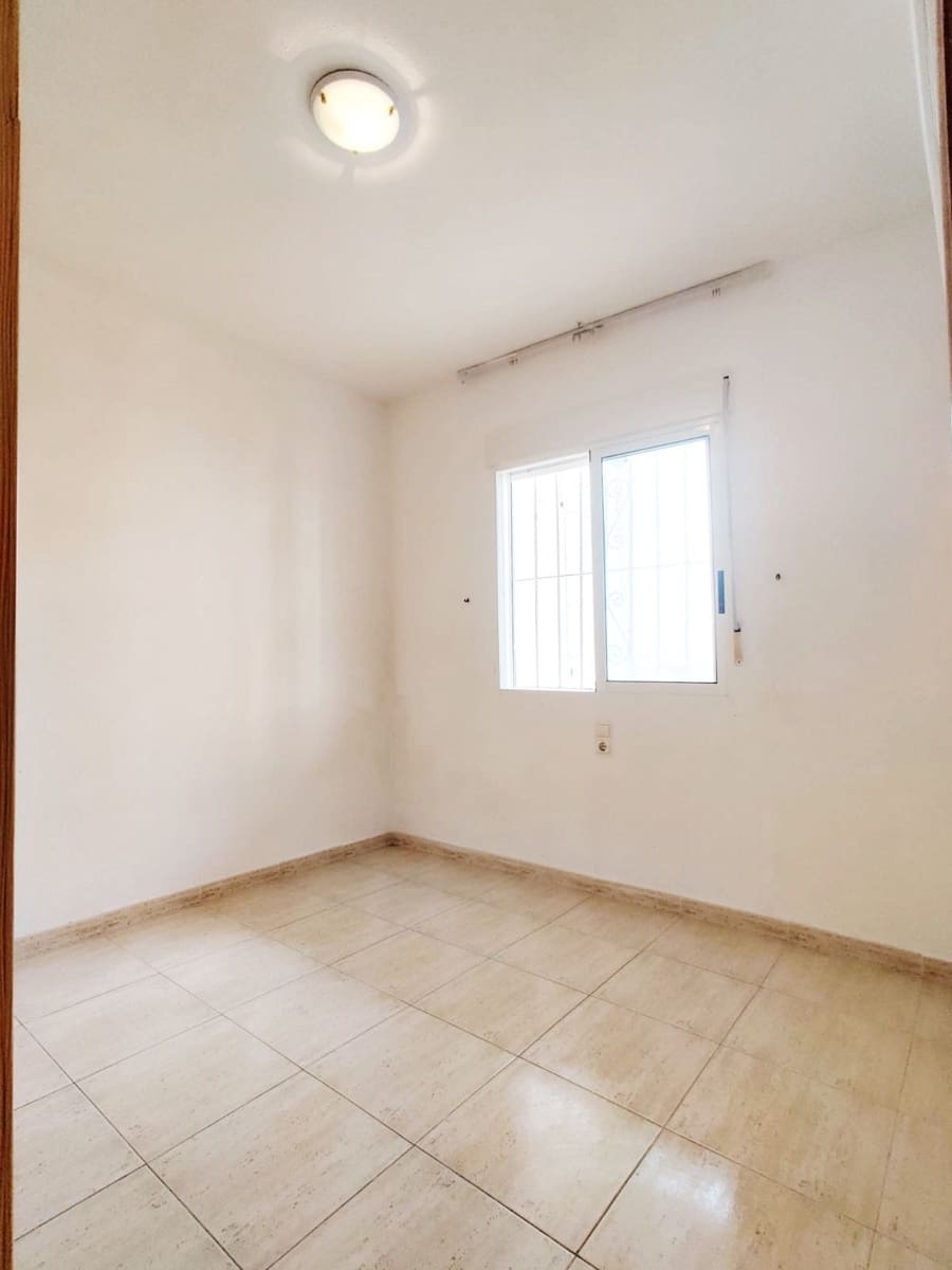 3 makuuhuone Kattohuoneisto myytävänä paikassa Torrevieja mukana uima-altaan - 160 000 € (Ref: 9796891)