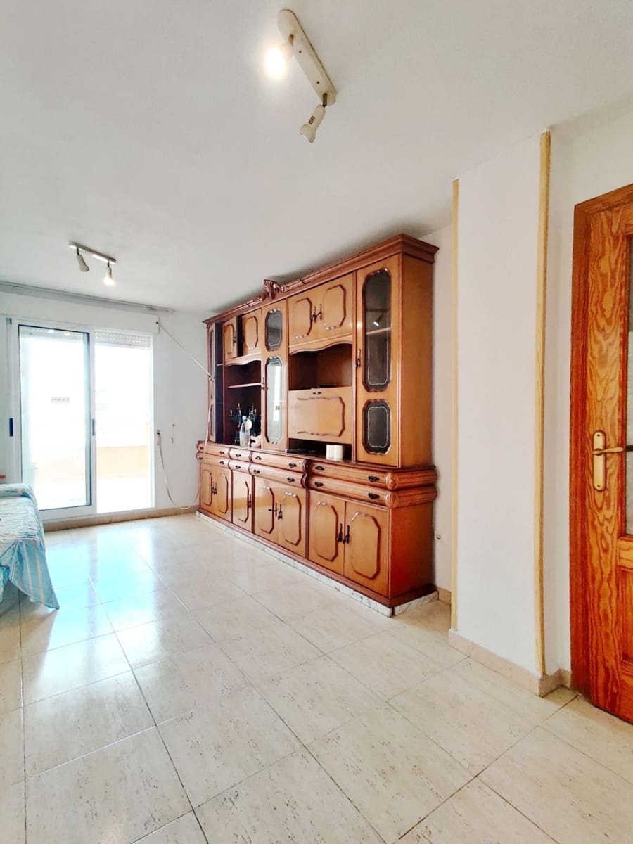 3 makuuhuone Kattohuoneisto myytävänä paikassa Torrevieja mukana uima-altaan - 160 000 € (Ref: 9796893)