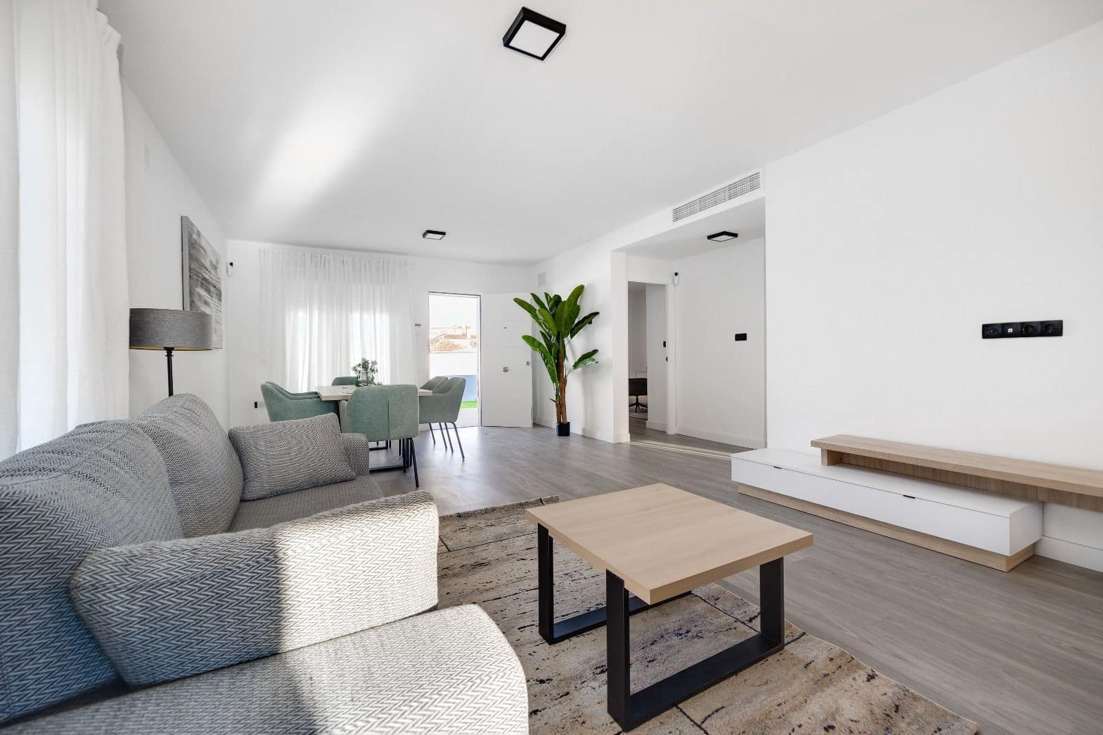 4 bedroom Villa for sale in Torrevieja with pool garage - € 395,000 (Ref: 9798912)