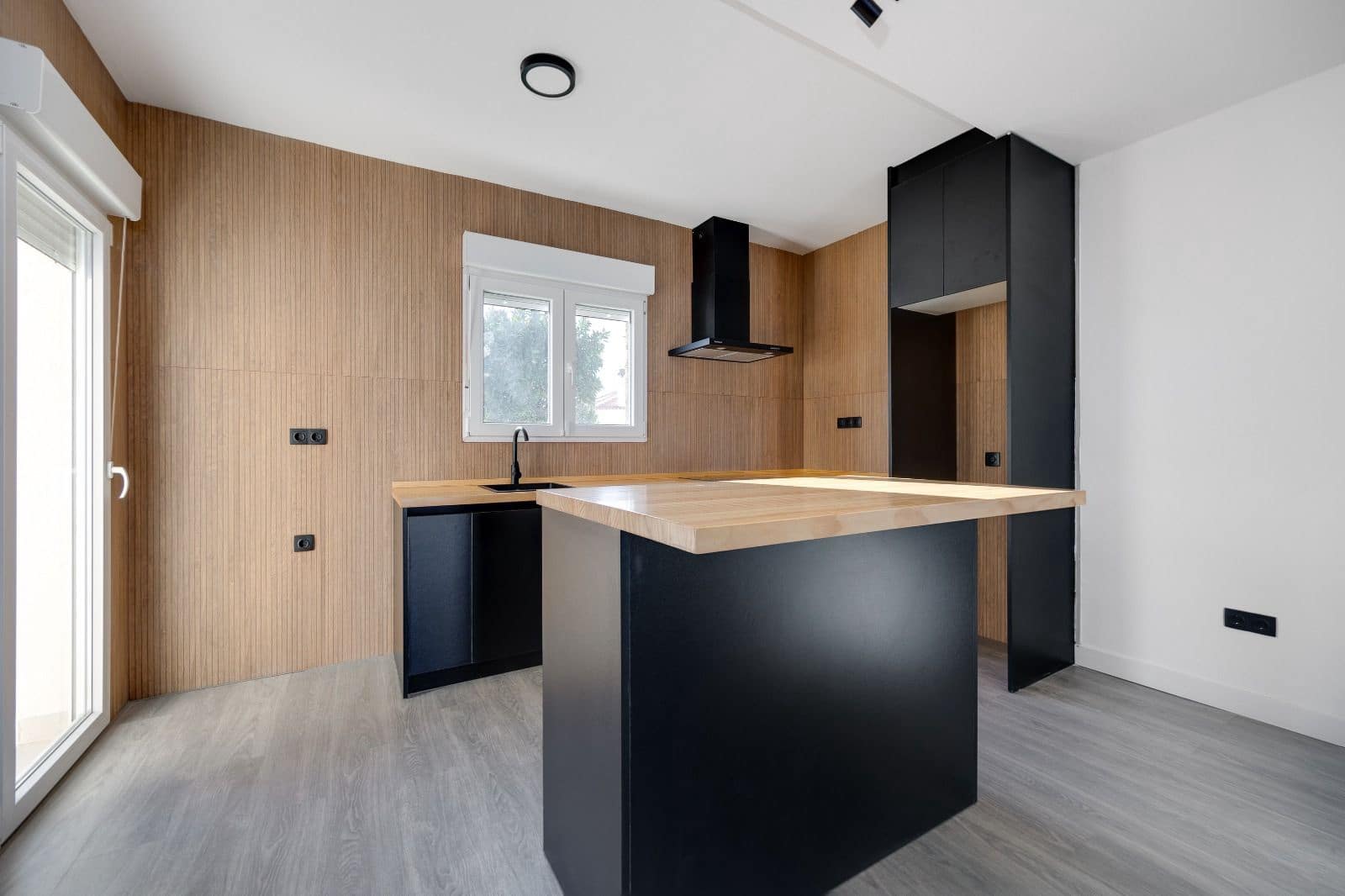 4 bedroom Villa for sale in Torrevieja with pool garage - € 395,000 (Ref: 9798912)