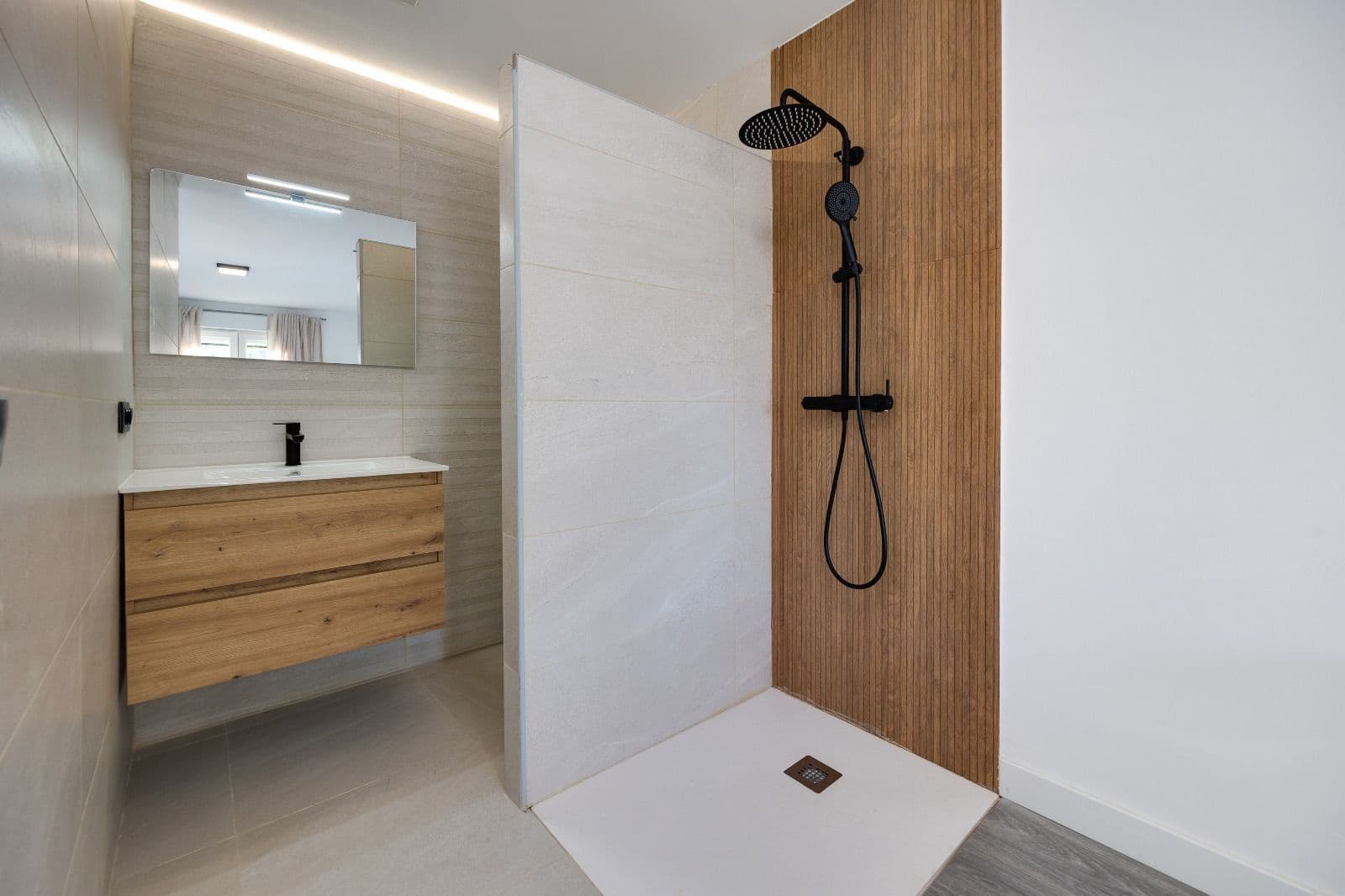 4 bedroom Villa for sale in Torrevieja with pool garage - € 395,000 (Ref: 9798912)