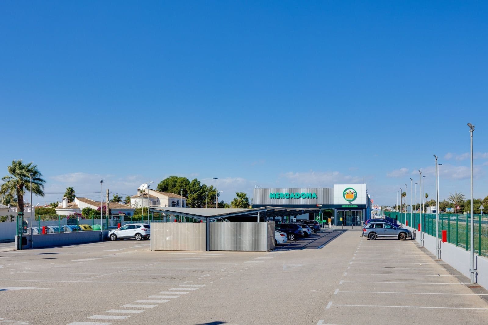 4 bedroom Villa for sale in Torrevieja with pool garage - € 395,000 (Ref: 9798912)