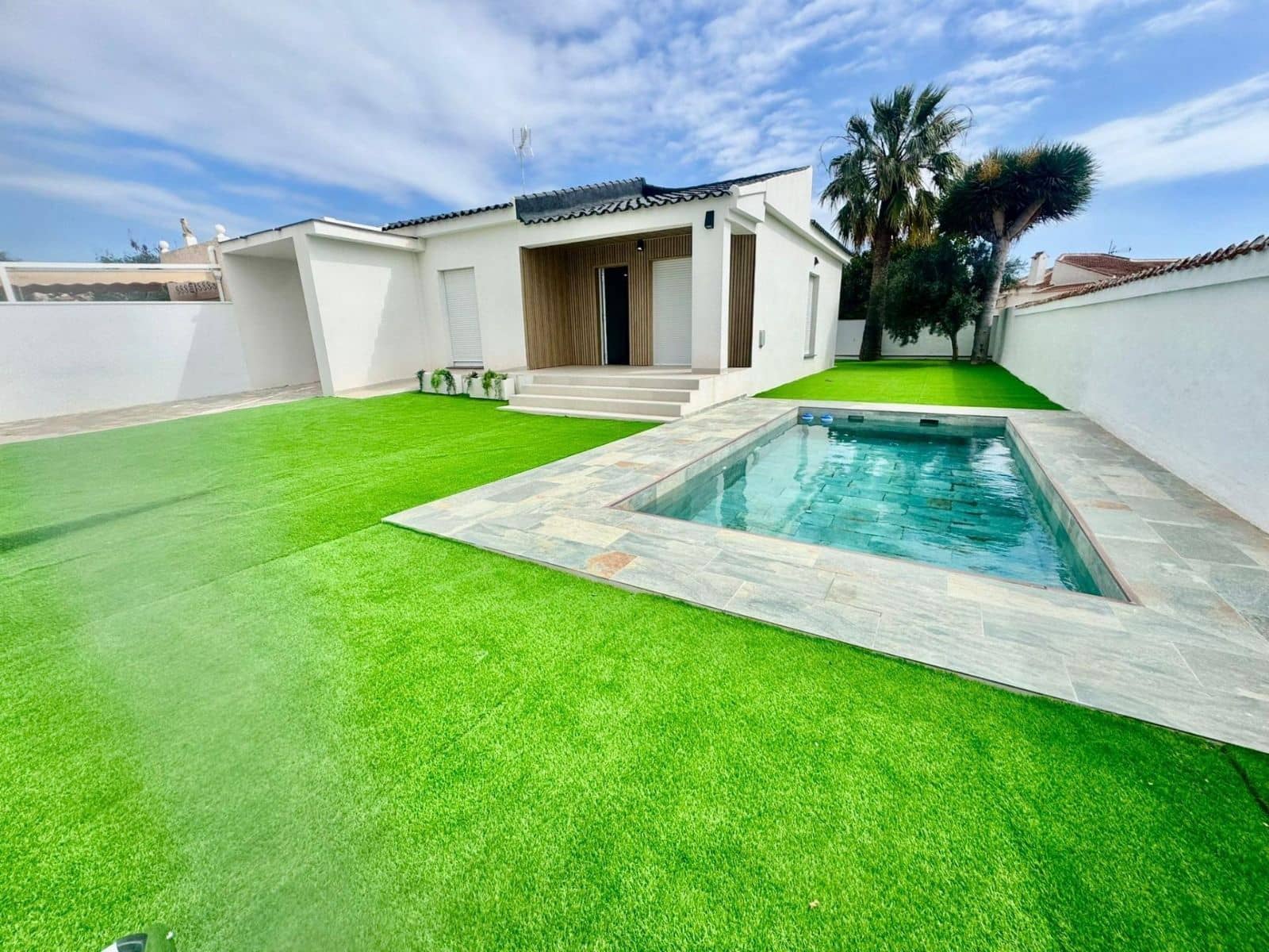4 bedroom Villa for sale in Torrevieja with pool garage - € 395,000 (Ref: 9798912)