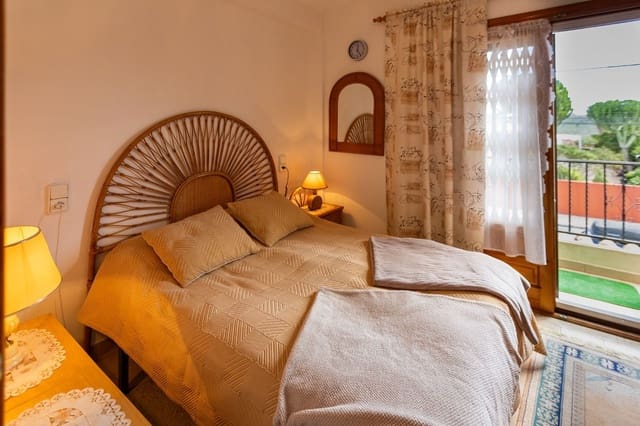 2 soveværelse Byhus til salg i Torrevieja med swimmingpool - € 135.000 (Ref: 9798913)