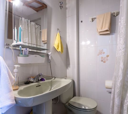 2 soveværelse Byhus til salg i Torrevieja med swimmingpool - € 135.000 (Ref: 9798914)