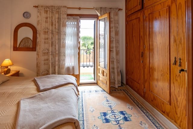 2 soveværelse Byhus til salg i Torrevieja med swimmingpool - € 135.000 (Ref: 9798914)