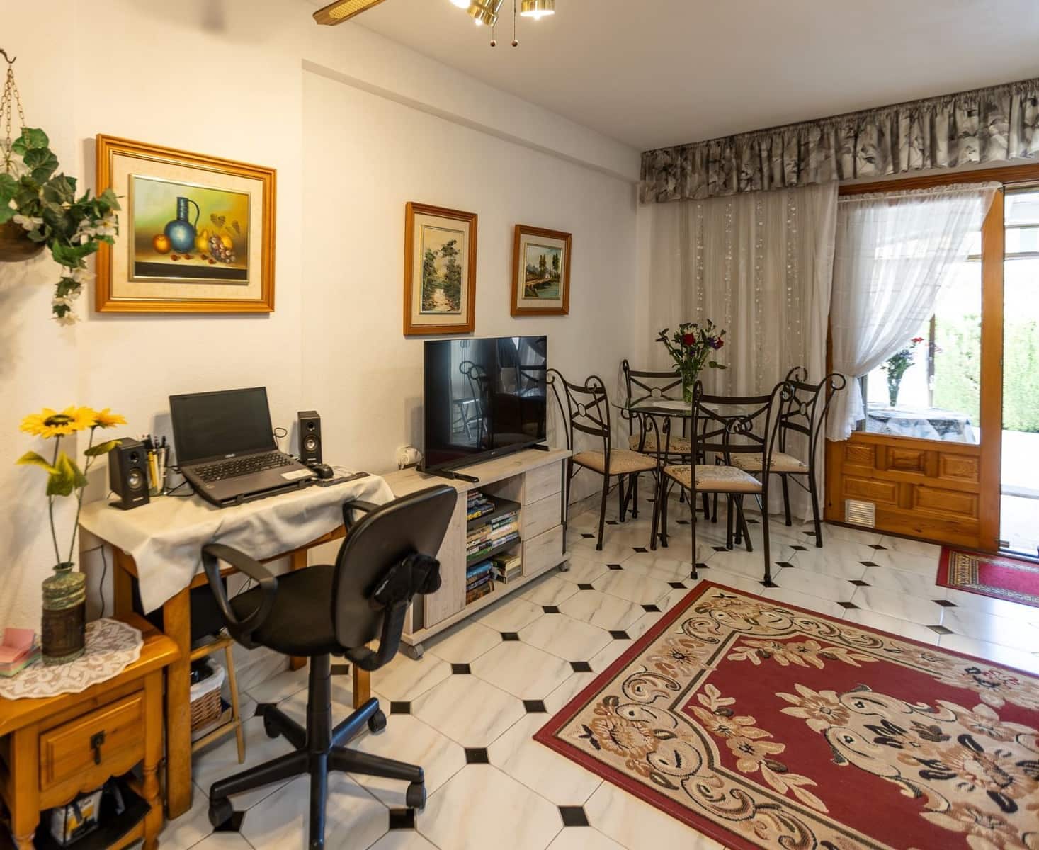 2 bedroom Townhouse for sale in Torrevieja with pool - € 135,000 (Ref: 9798914)