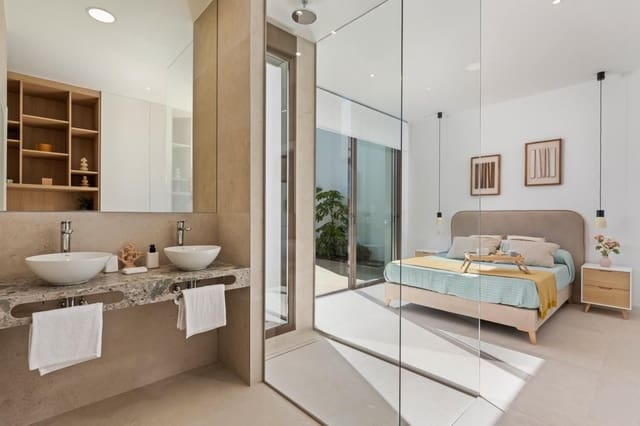 Chalet de 3 habitaciones en Los Alcázares en venta con piscina - 649.900 € (Ref: 9801259)
