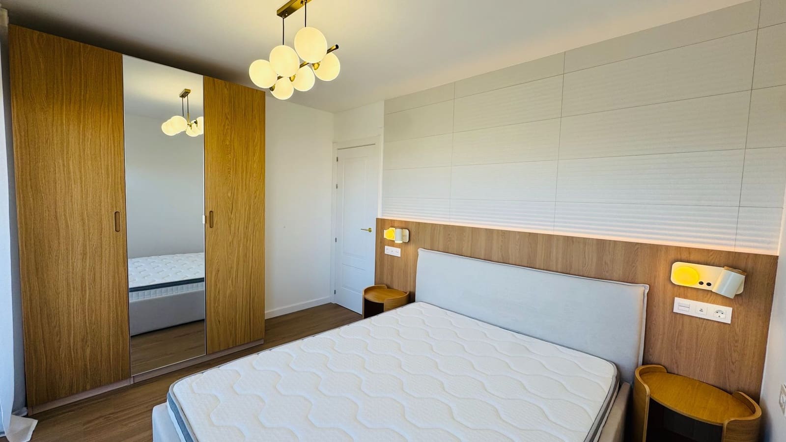 2 bedroom Penthouse for sale in Torrevieja with garage - € 235,000 (Ref: 9828760)