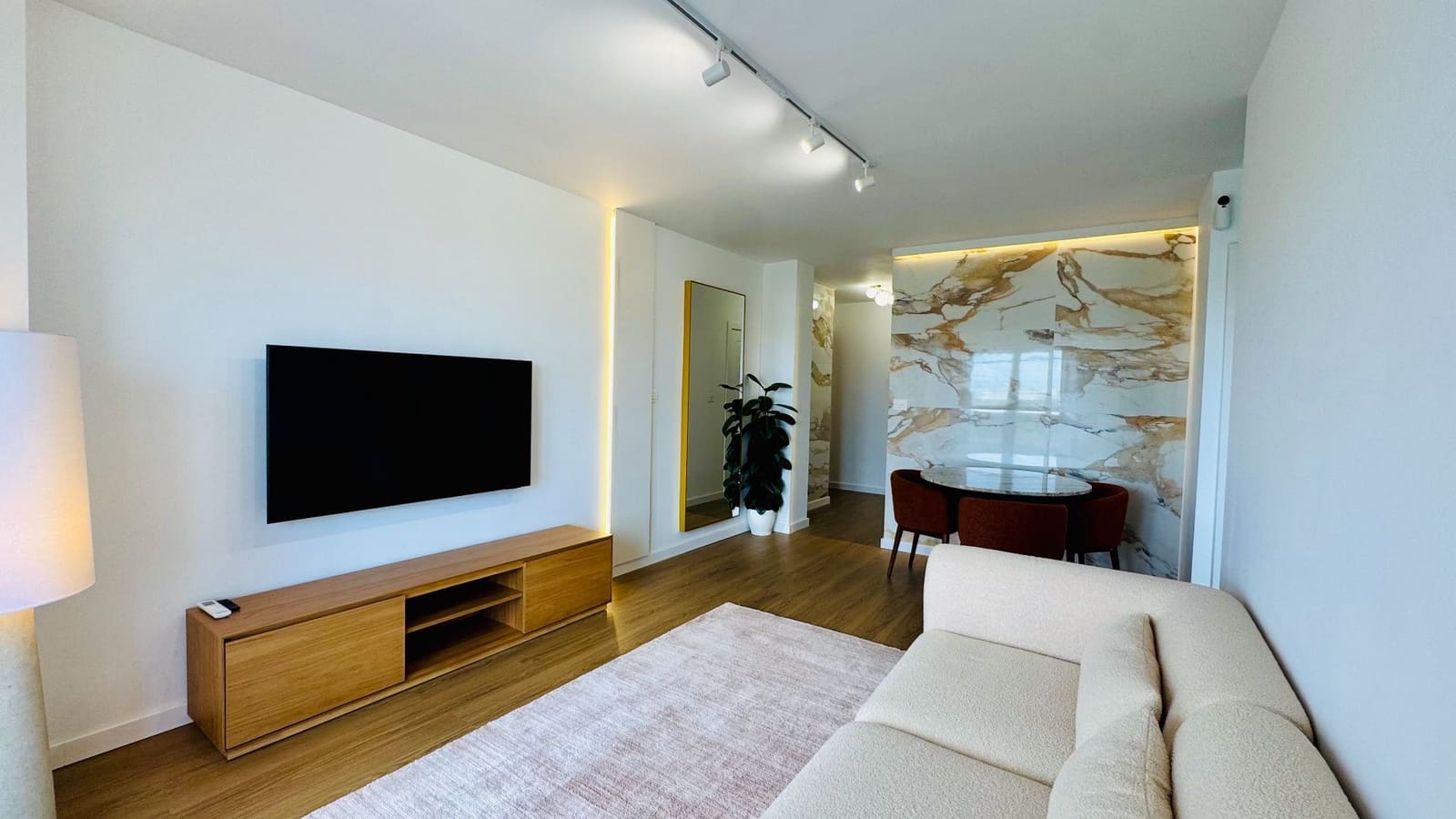 2 bedroom Penthouse for sale in Torrevieja with garage - € 235,000 (Ref: 9828760)