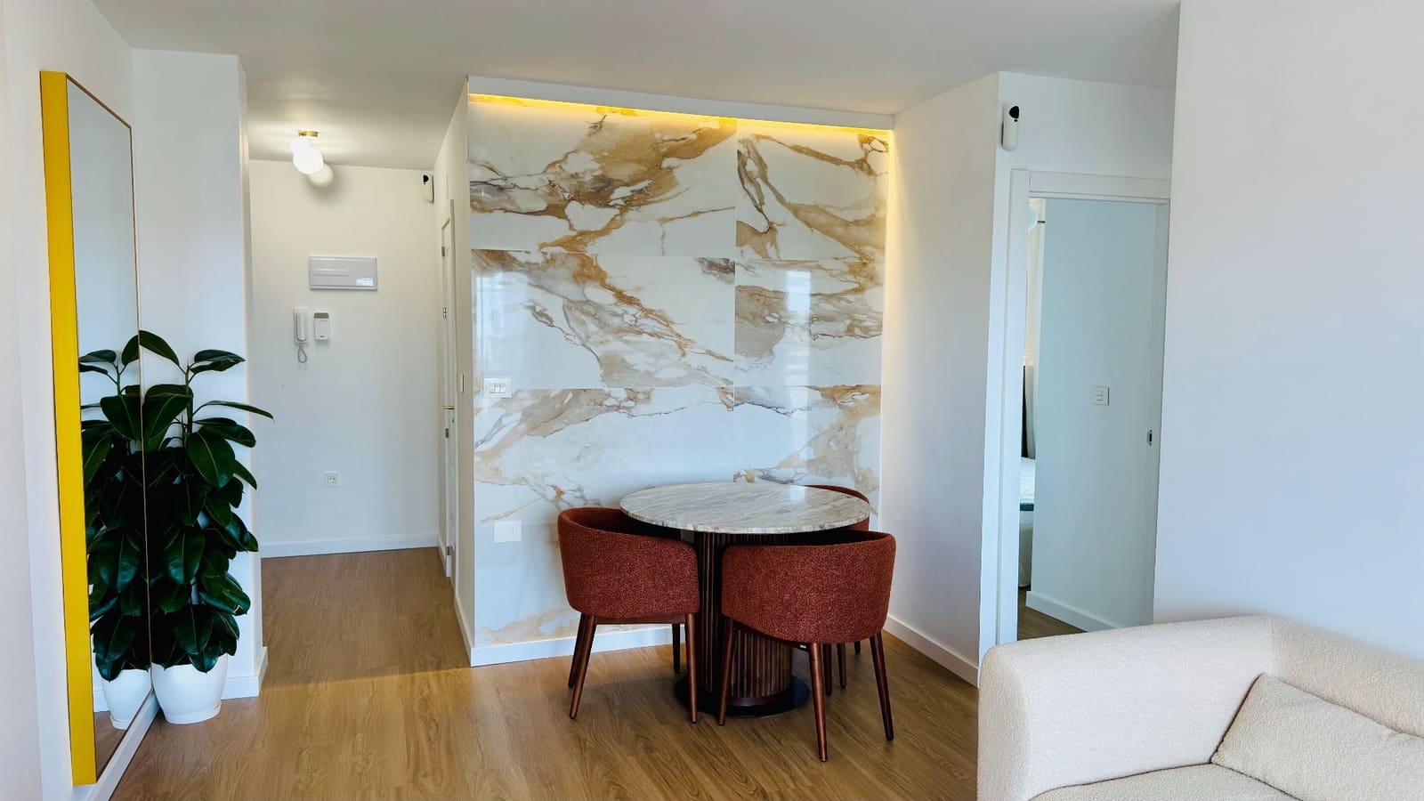 2 bedroom Penthouse for sale in Torrevieja with garage - € 235,000 (Ref: 9828760)