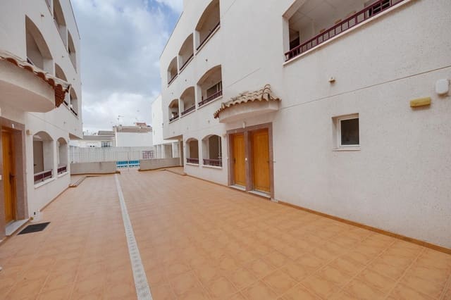 Apartamento de 2 habitaciones en San Fulgencio en venta con piscina - 167.000 € (Ref: 9830784)