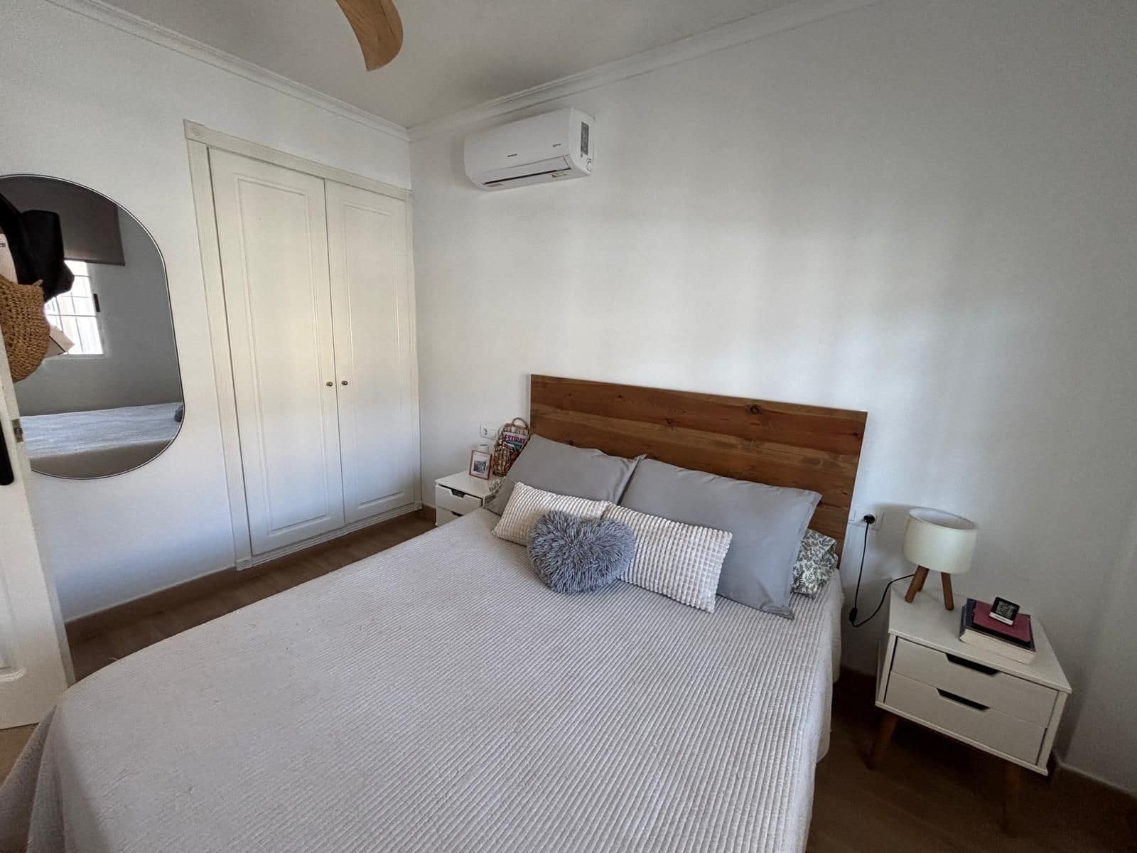 2 sypialnia Bungalow na sprzedaż w Torrevieja z basenem garażem - 169 900 € (Ref: 9889909)