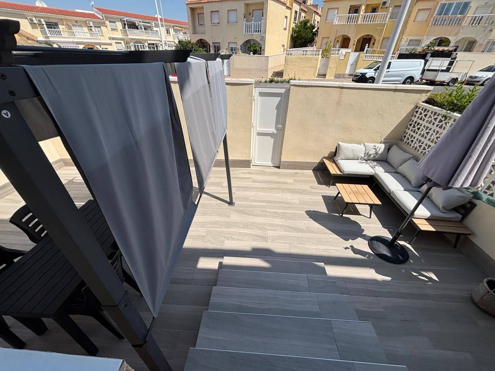 2 sypialnia Bungalow na sprzedaż w Torrevieja z basenem garażem - 169 900 € (Ref: 9889911)
