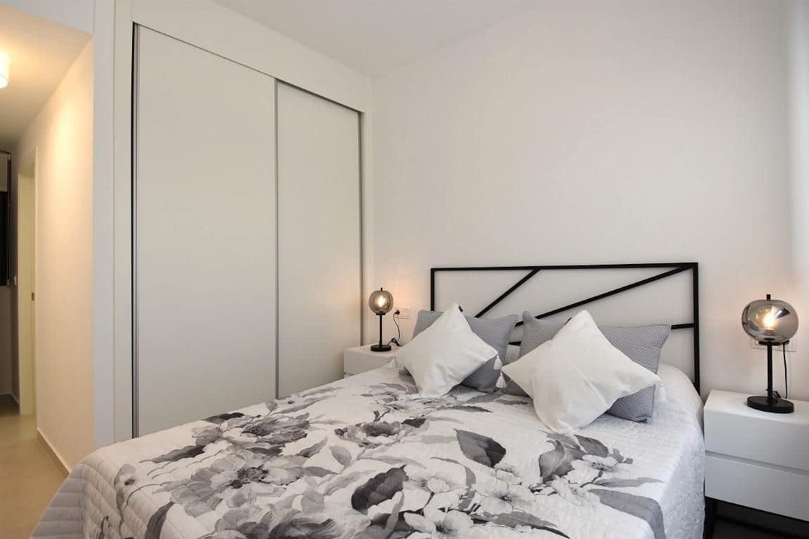 2 slaapkamer Appartement te koop in San Miguel de Salinas met zwembad - € 266.000 (Ref: 9900953)