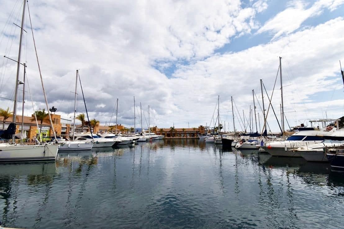 Apartamento de 2 habitaciones en Puerto de Mazarron en venta - 195.000 € (Ref: 9900959)