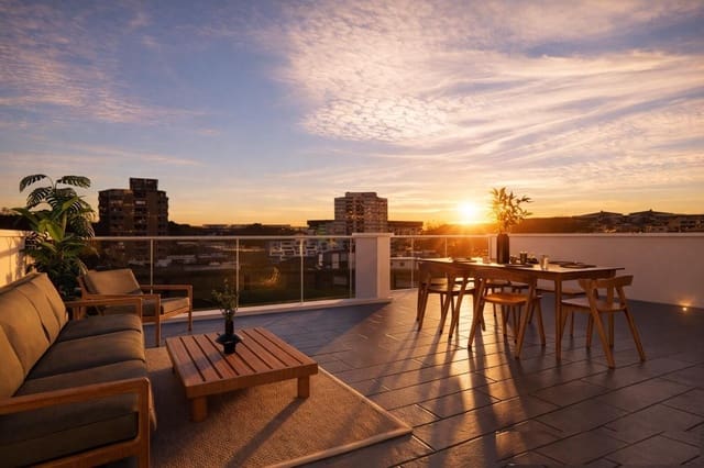 3 soveværelse Villa til salg i Los Alcázares med swimmingpool - € 590.000 (Ref: 9962210)
