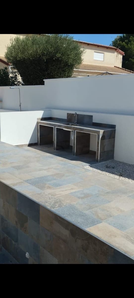 3 bedroom Villa for sale in Jacarilla with pool garage - € 480,000 (Ref: 9962217)