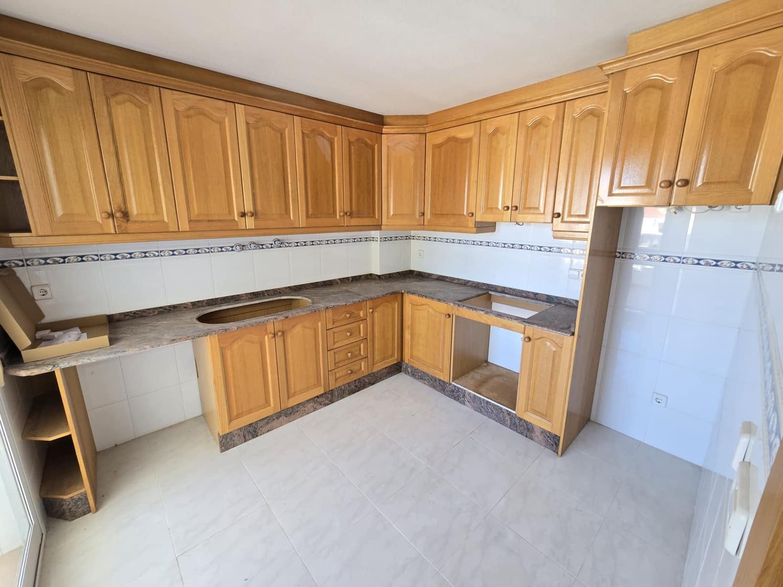 3 bedroom Villa for sale in Jacarilla with pool garage - € 480,000 (Ref: 9962217)