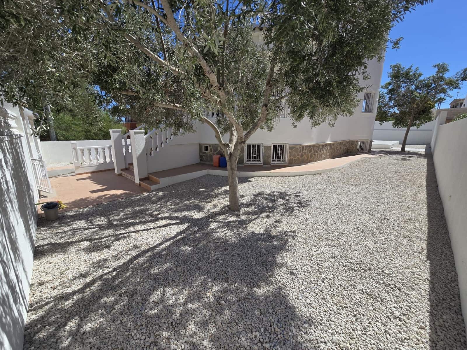 3 bedroom Villa for sale in Jacarilla with pool garage - € 480,000 (Ref: 9962217)