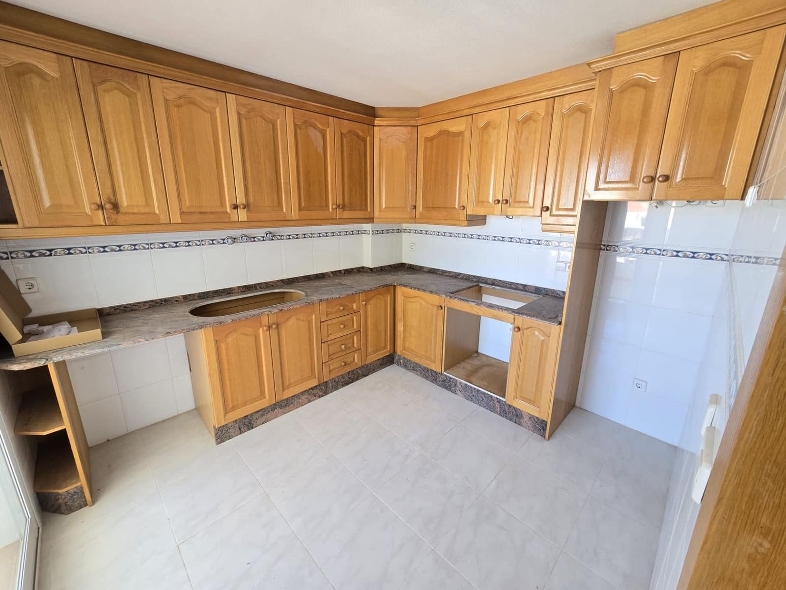 3 bedroom Villa for sale in Jacarilla with pool garage - € 480,000 (Ref: 9962217)