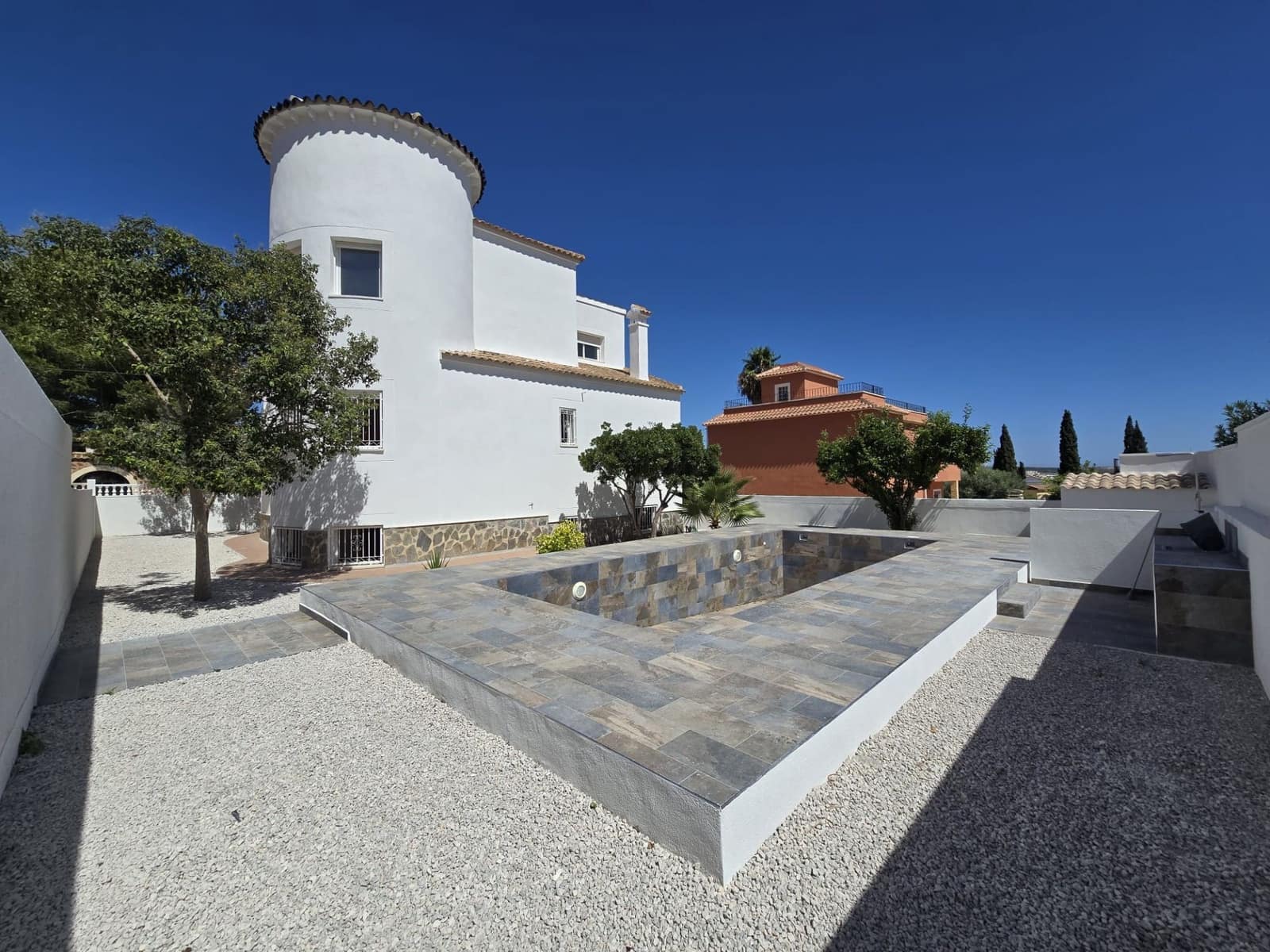 3 bedroom Villa for sale in Jacarilla with pool garage - € 480,000 (Ref: 9962217)