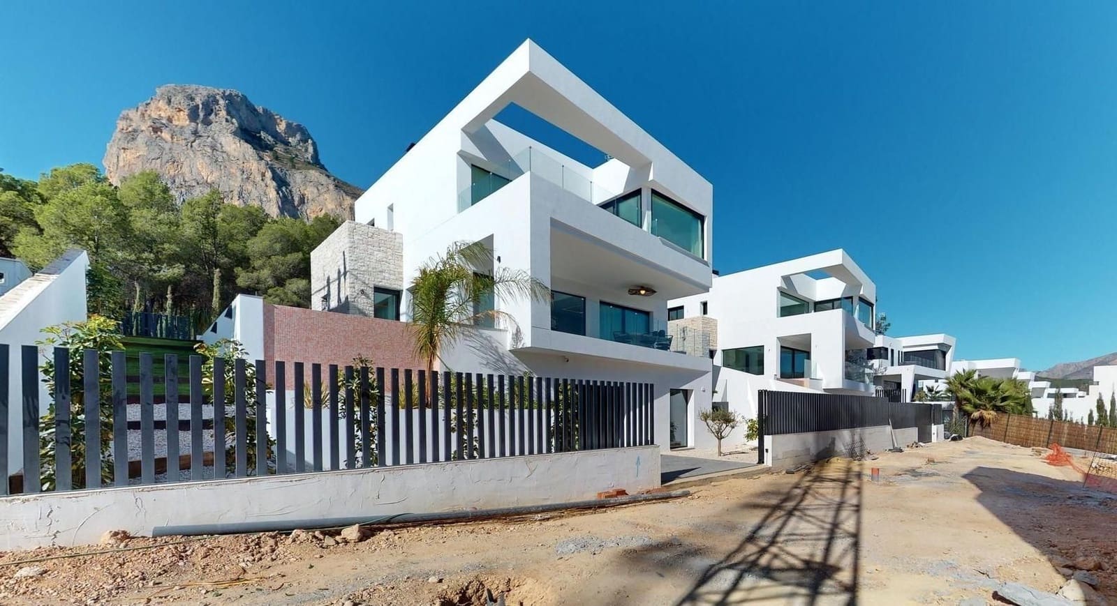 3 slaapkamer Villa te koop in Polop met zwembad - € 860.000 (Ref: 9984441)