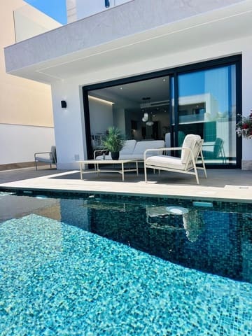 3 soveværelse Villa til salg i San Pedro del Pinatar med swimmingpool - € 489.000 (Ref: 9984454)