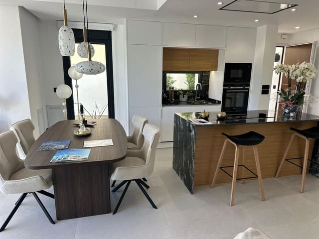 3 soveværelse Villa til salg i San Pedro del Pinatar med swimmingpool - € 489.000 (Ref: 9984454)