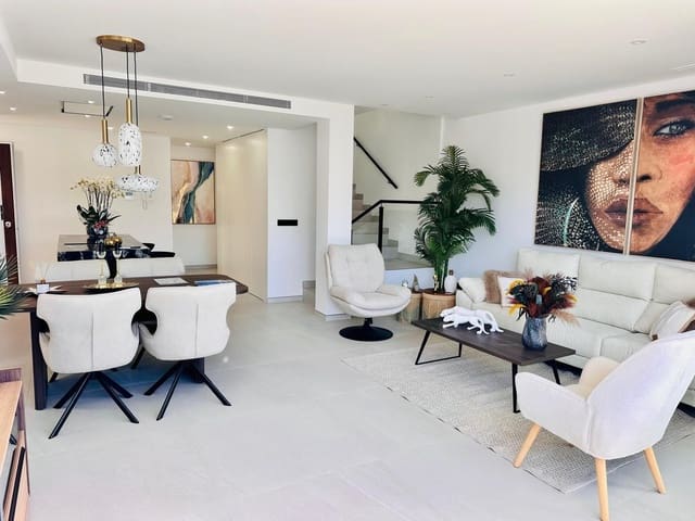 3 soveværelse Villa til salg i San Pedro del Pinatar med swimmingpool - € 489.000 (Ref: 9984454)