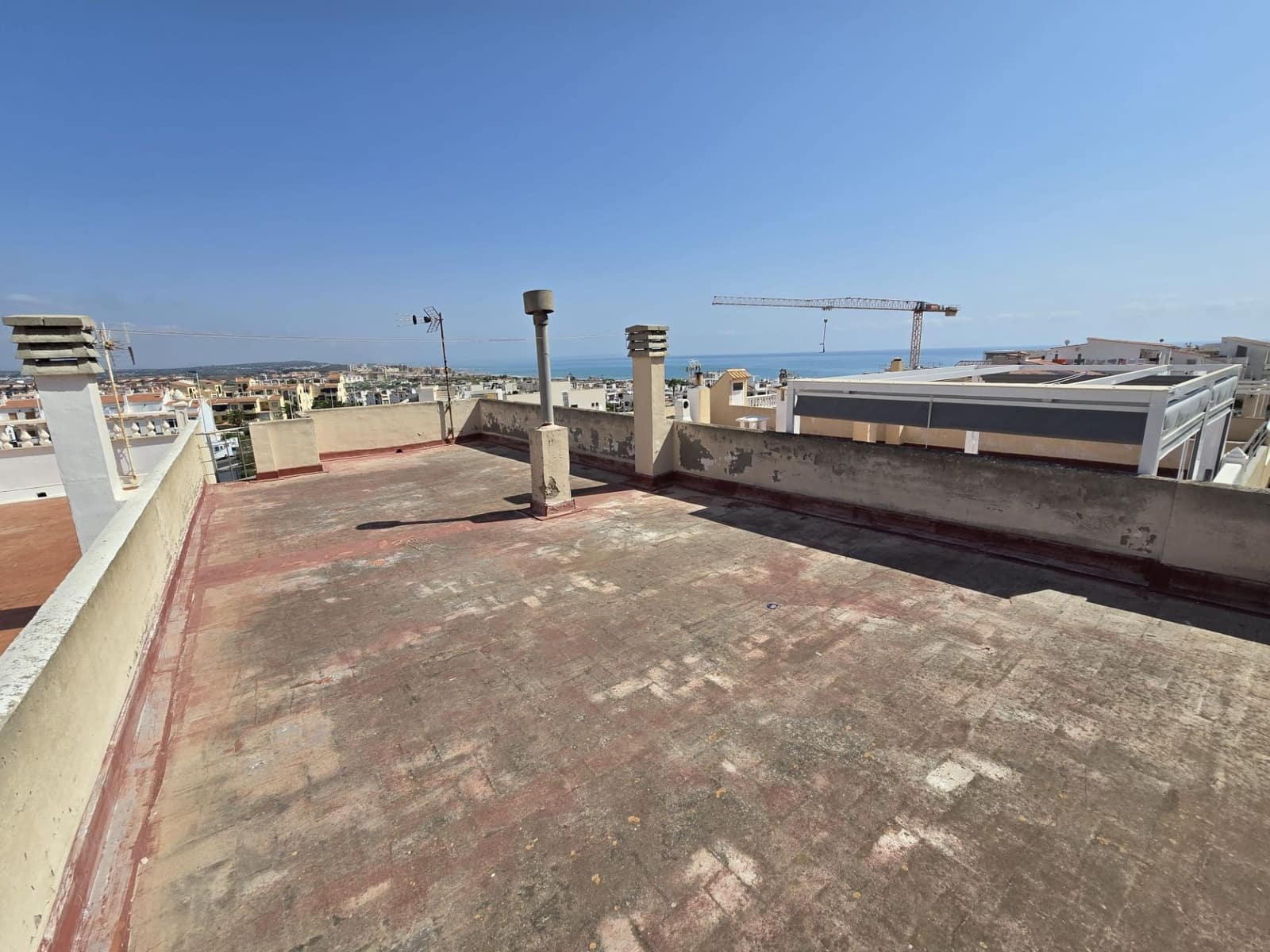 4 bedroom Semi-detached Villa for sale in Torrevieja with garage - € 360,000 (Ref: 9996687)