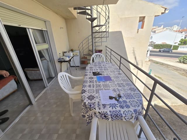 4 bedroom Semi-detached Villa for sale in Torrevieja with garage - € 360,000 (Ref: 9996687)