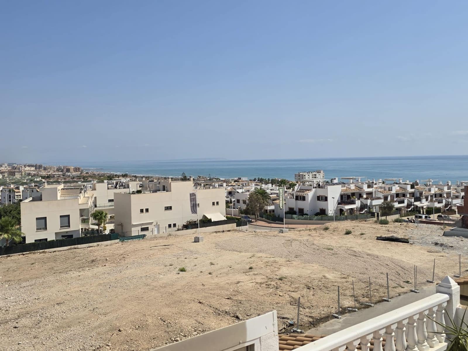 4 bedroom Semi-detached Villa for sale in Torrevieja with garage - € 360,000 (Ref: 9996687)