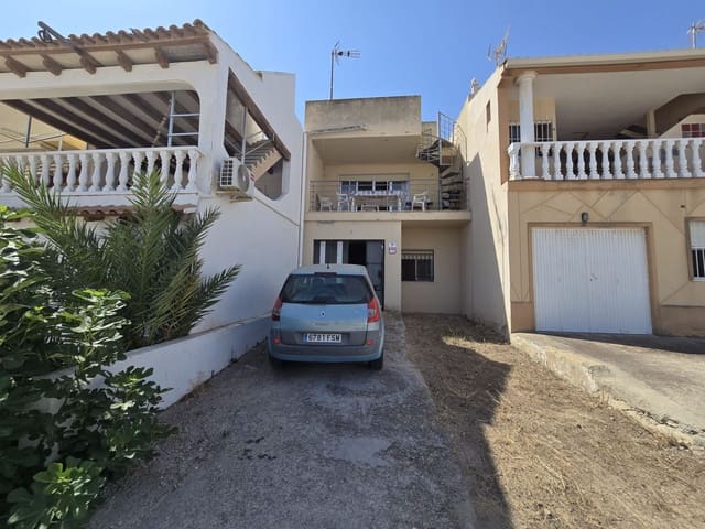 4 bedroom Semi-detached Villa for sale in Torrevieja with garage - € 360,000 (Ref: 9996687)