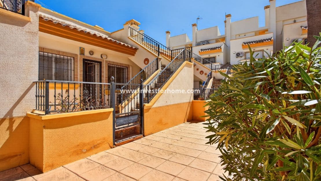 2 chambre Maison de Ville à vendre à Villamartin avec piscine garage - 215 000 € (Ref: 10133525)