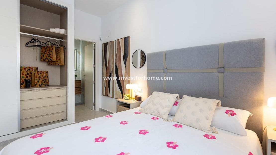 2 slaapkamer Villa te koop in Orihuela Costa met zwembad garage - € 351.000 (Ref: 10158443)