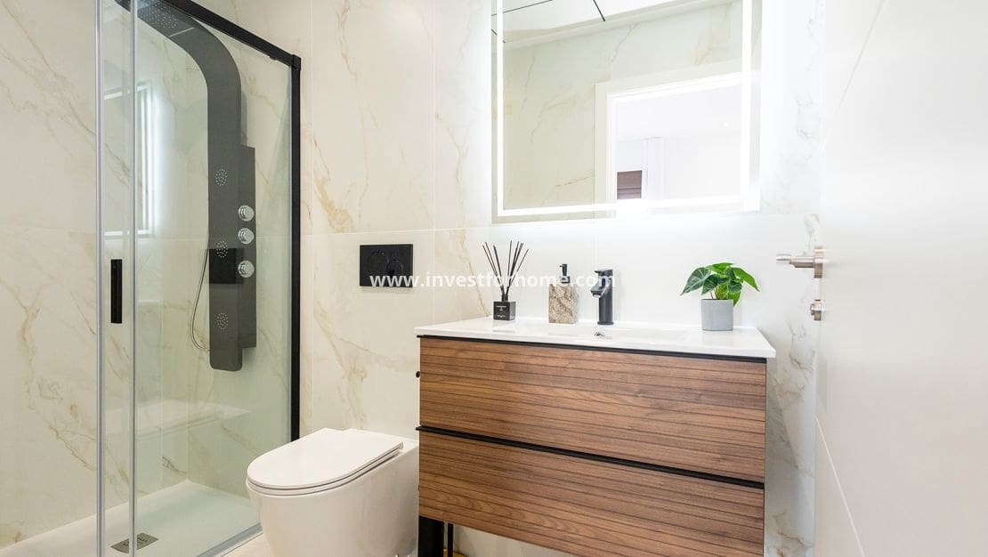 2 slaapkamer Villa te koop in Orihuela Costa met zwembad garage - € 351.000 (Ref: 10158443)