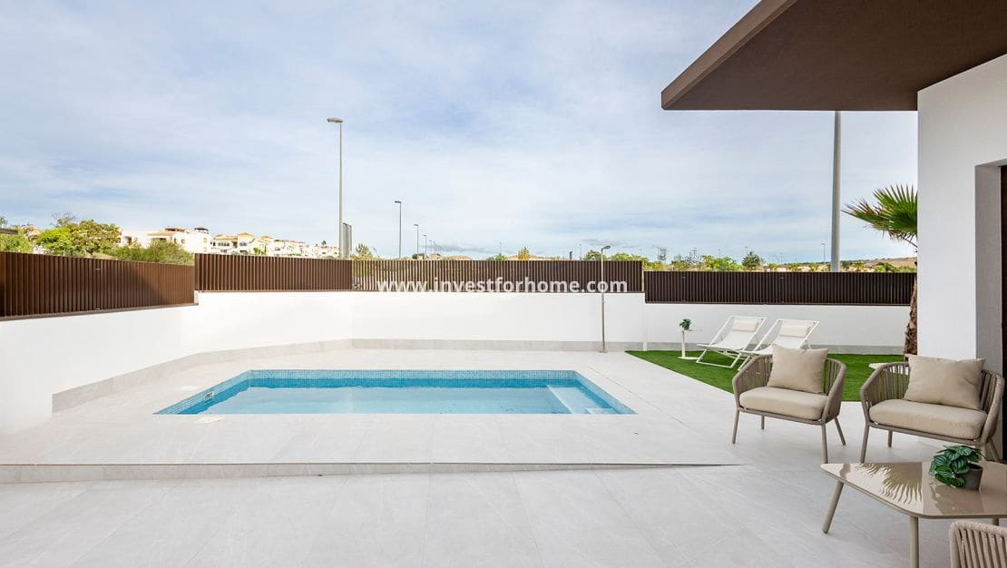 2 slaapkamer Villa te koop in Orihuela Costa met zwembad garage - € 351.000 (Ref: 10158443)
