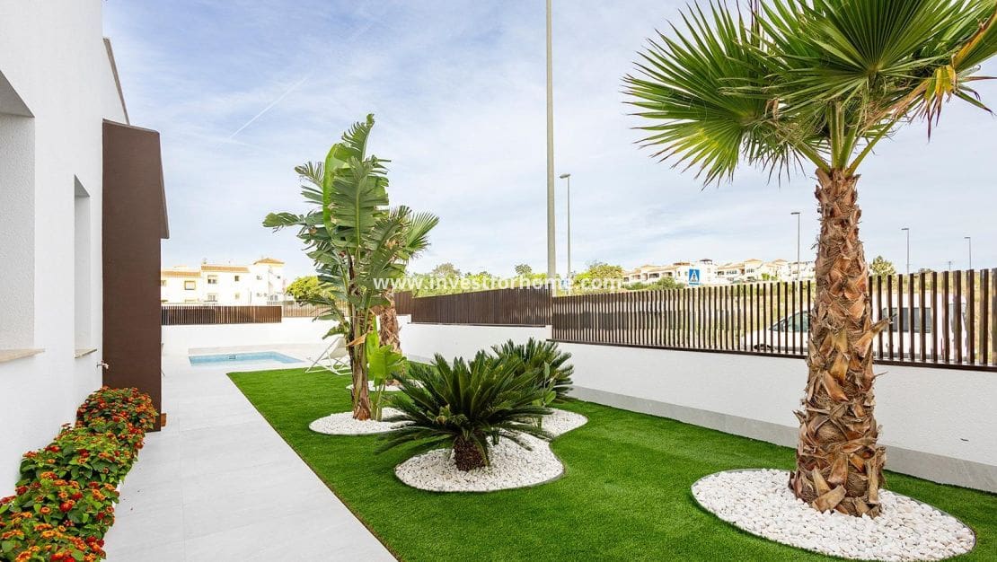 2 slaapkamer Villa te koop in Orihuela Costa met zwembad garage - € 351.000 (Ref: 10158443)